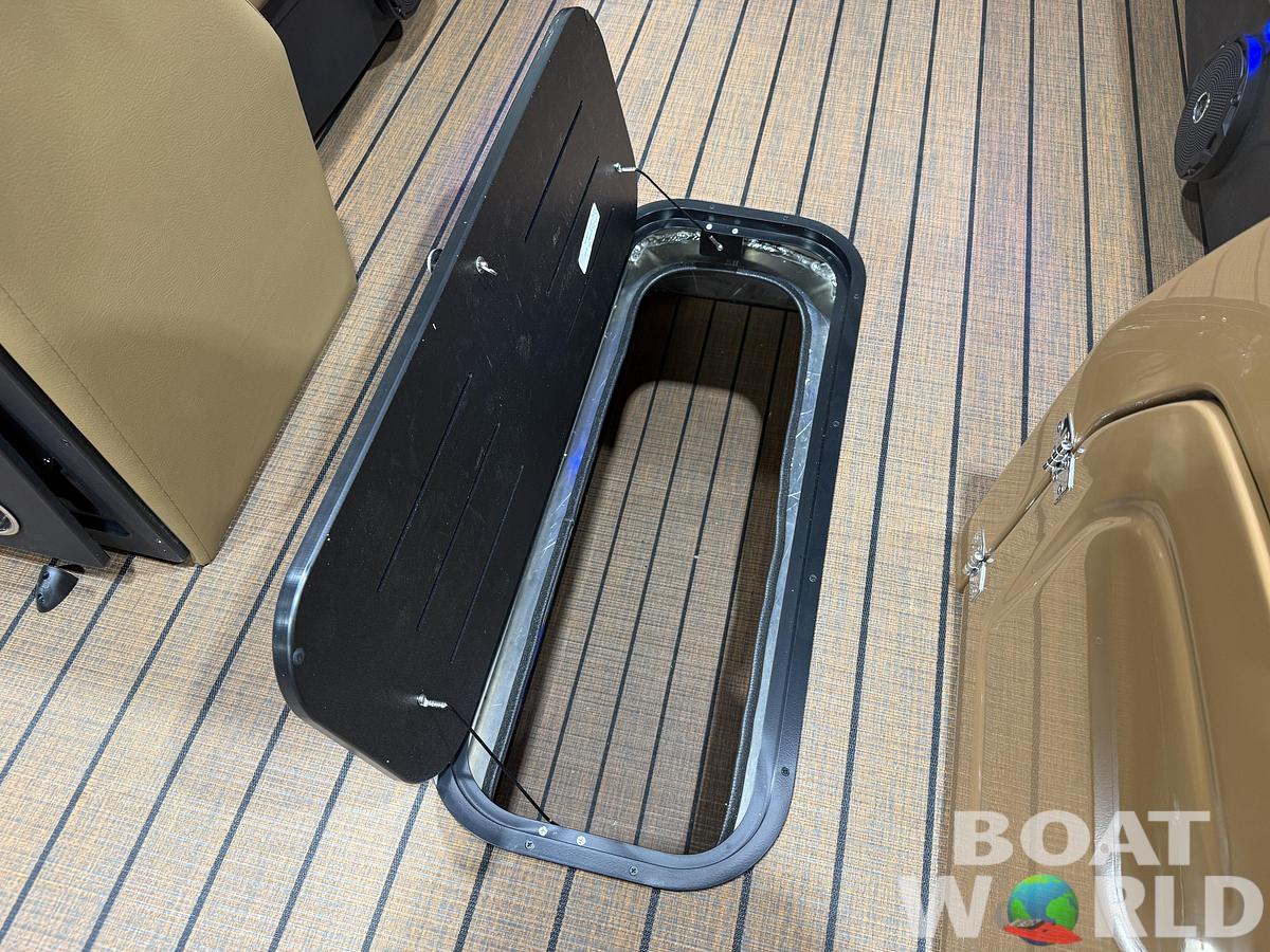 2026 Bentley 300HP Legacy 243 Navigator Tritoon $68995