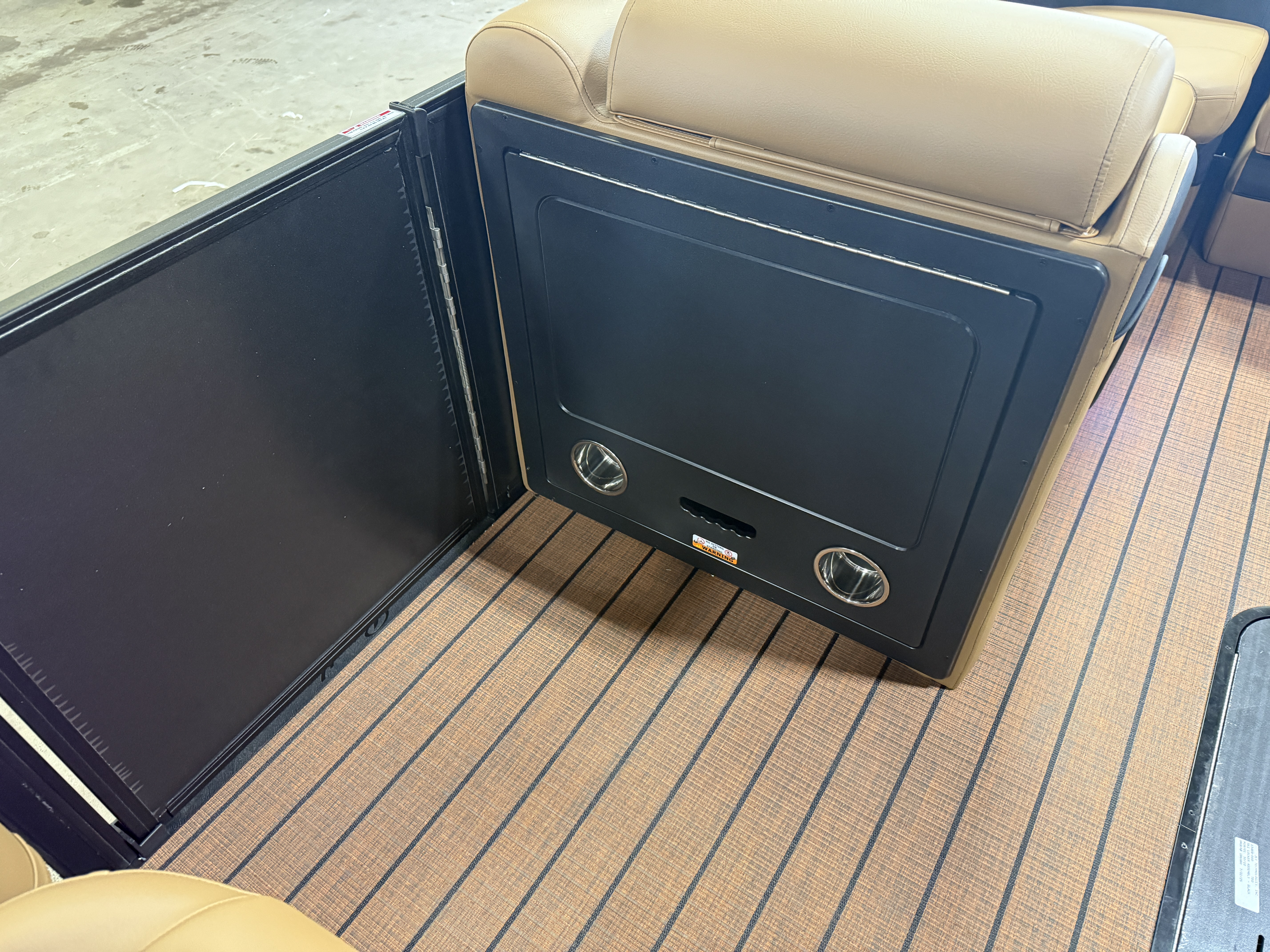 2026 Bentley Pontoons Elite 223 Admiral Quad Lounge Tritoon