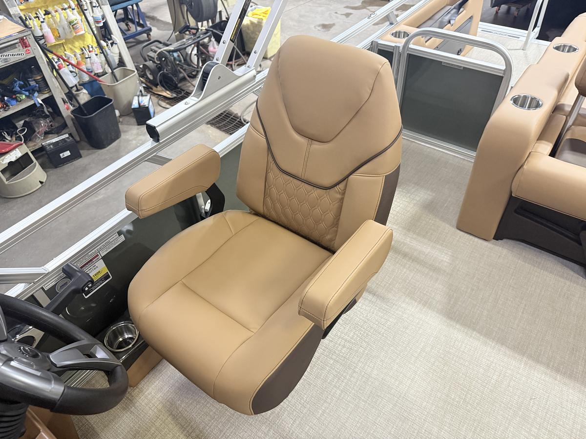 2026 Tahoe Pontoons Sport 2385 Swingback (VRB) & Honda 4-Stroke EFI