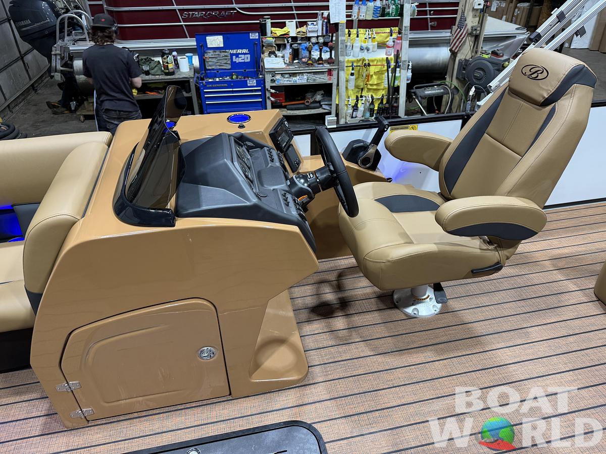 2026 Bentley Pontoons Legacy 223 Swingback Tritoon 