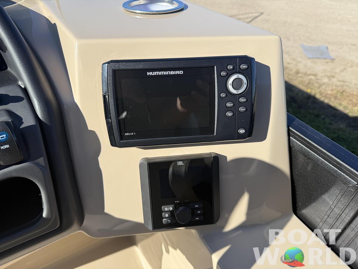 2026 Bentley Pontoons Legacy 220 Navigator DL Quad Lounge