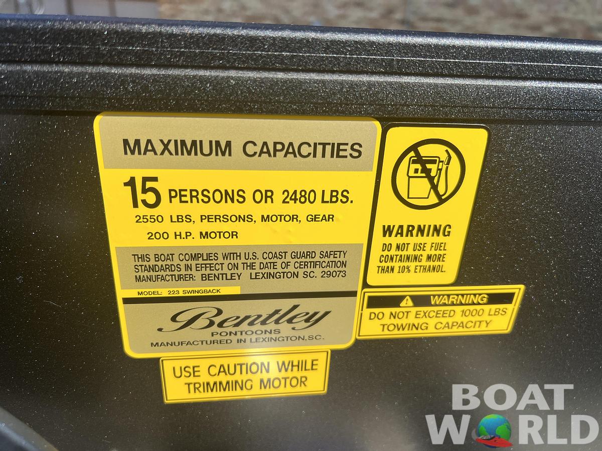 2026 Bentley Pontoons Legacy 223 Swingback Tritoon & Honda 4-Stroke EFI