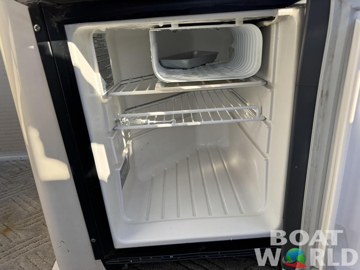 Used 2003 Premier 230 Grand Majestic Tri-toon Pontoon & 200HP Honda 4-Stroke EFI