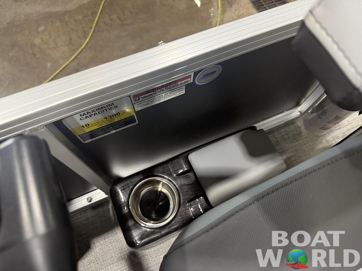 2027 Tahoe Sport CRB 2180 Cruise Rear Bench Pontoon $30995