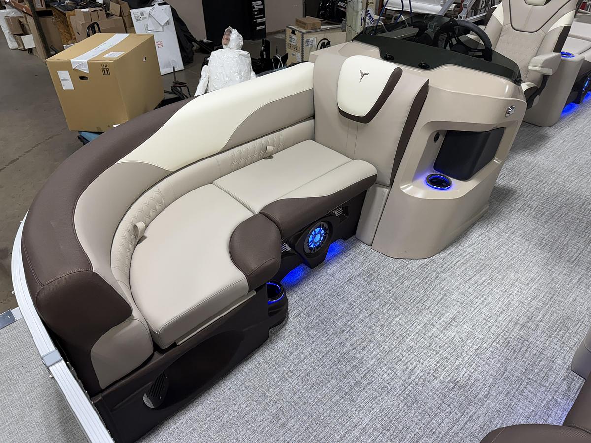 2025 Tahoe Pontoons LTZ 2385 Quad Lounge Shift SS Tritoon & Honda 4-Stroke EFI