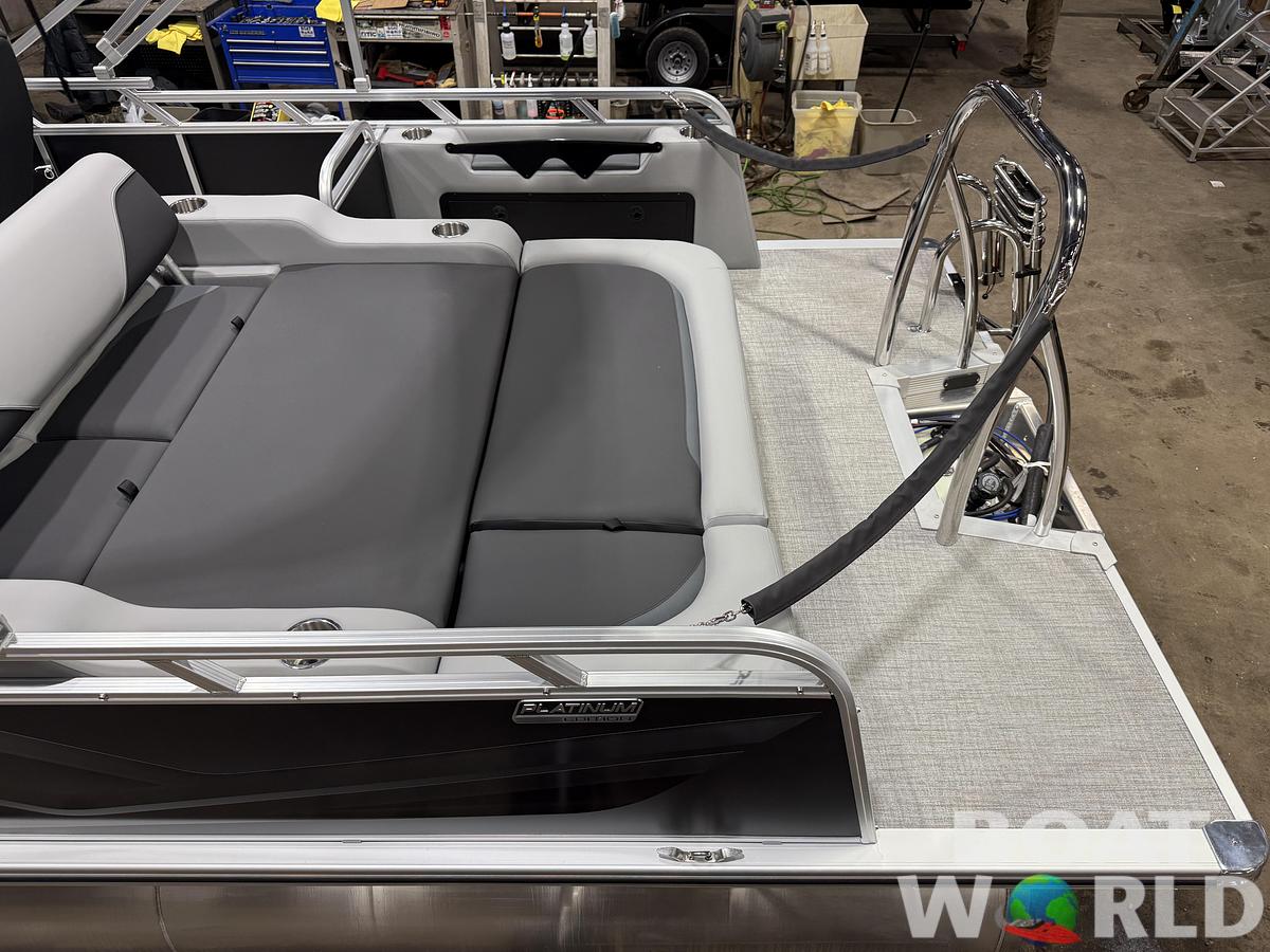 2026 Tahoe Sport VRB 2385 Swingback & 4-Stroke $34995