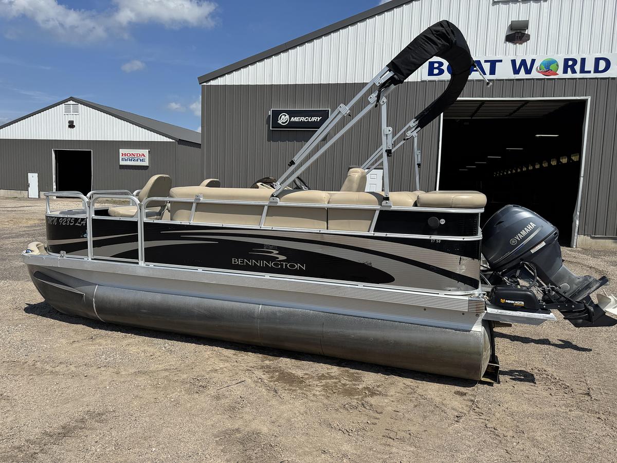 Used 2013 Bennington 17SF