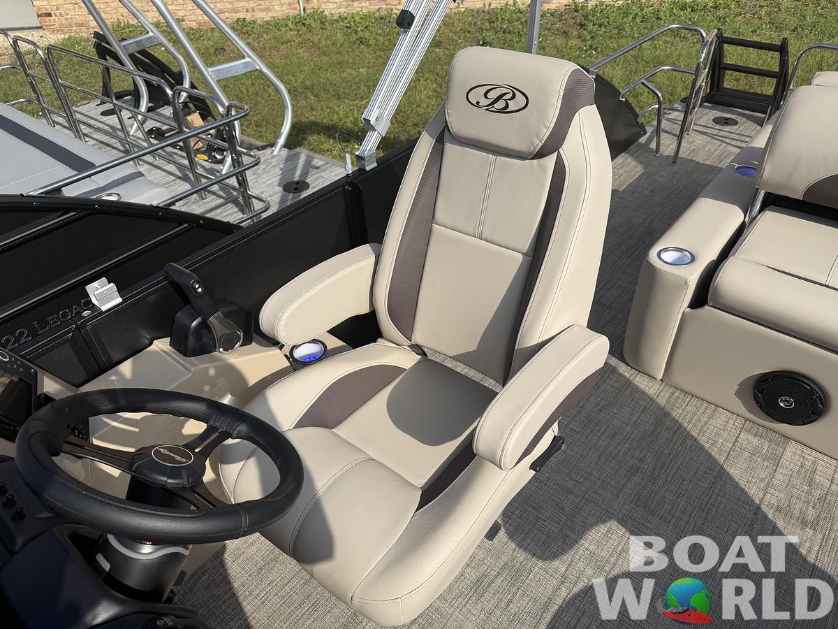 2026 Bentley Pontoons Legacy 220 Swingback & Honda 4-Stroke EFI