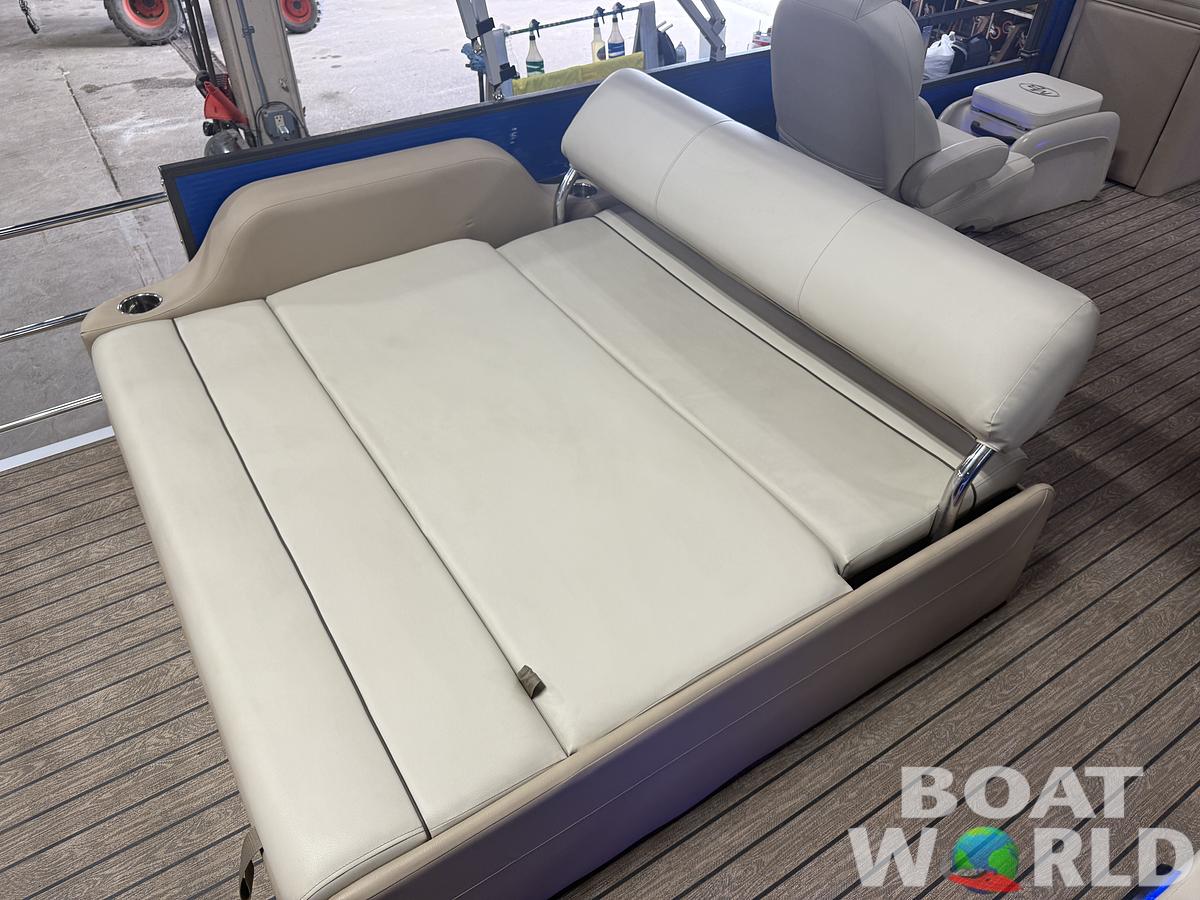 2023 Montego Bay NEW* 8524 Swingback Pontoon & 100HP 4-Stroke EFI