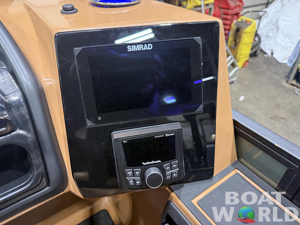 2026 Bentley Pontoons Elite 223 Swingback Tritoon & 200HP 