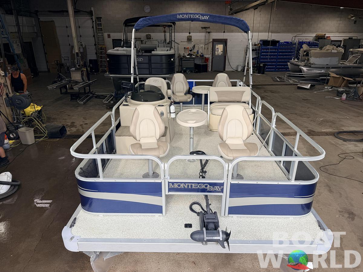 Used 2017 Montego Bay 8518 4-PT & 40HP Honda 4Stroke -$18,995