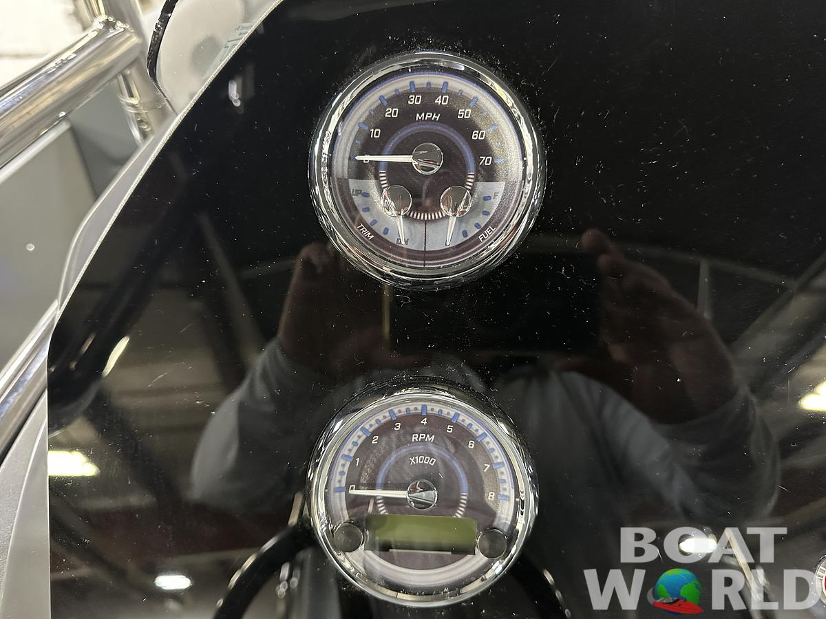 2025 Tahoe Pontoons GEOfish CRF 2585 Tritoon & Honda 4-Stroke EFI