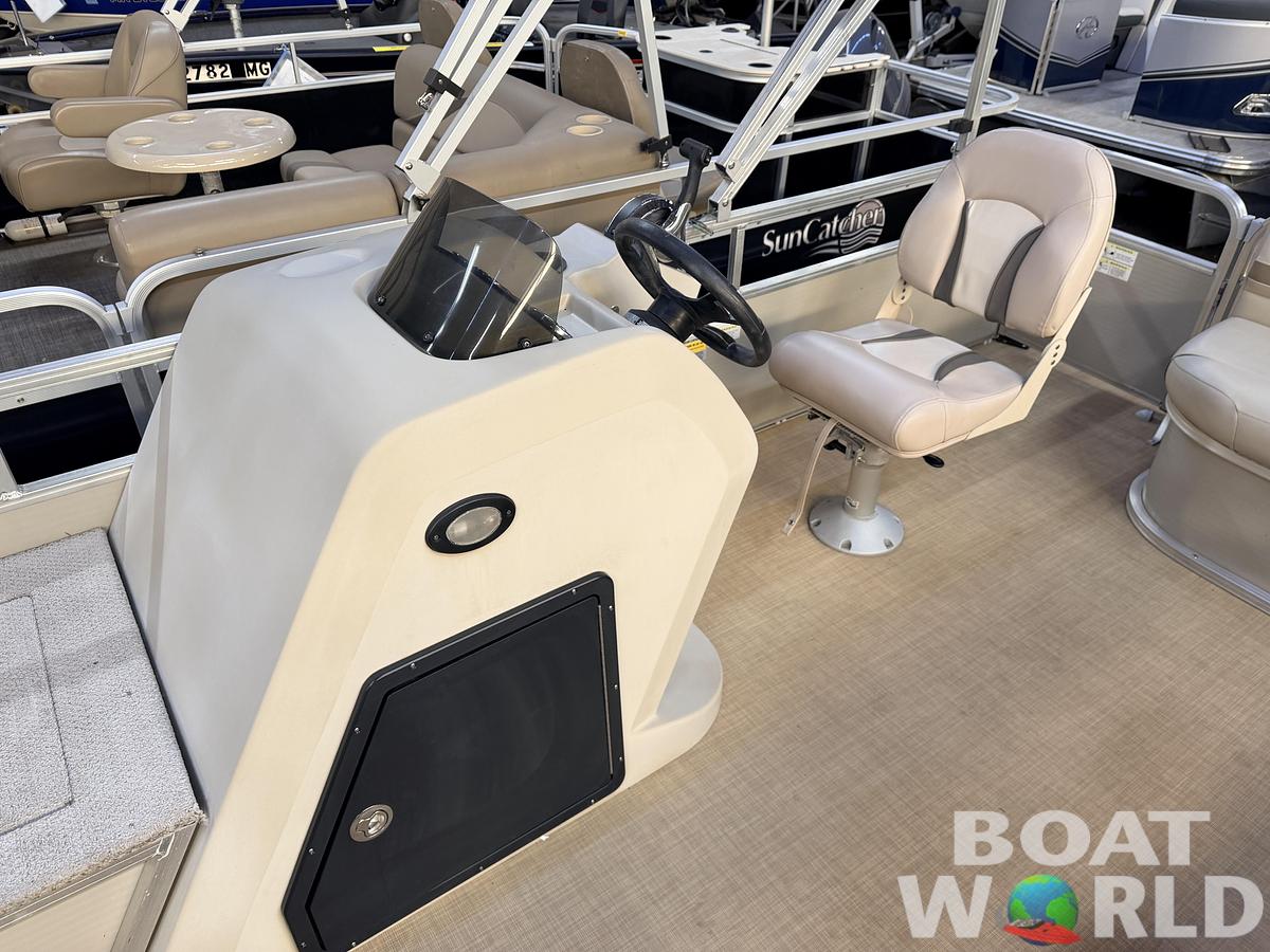 Used 2016 Lowe 162 Fish & Cruise Pontoon
