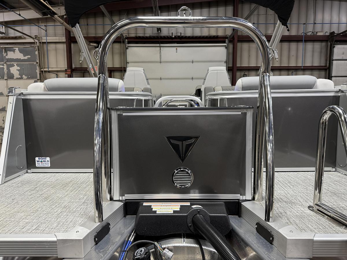 2025 Tahoe Pontoons Cascade 2385 Quad Lounge Tritoon & 225HP 4-Stroke