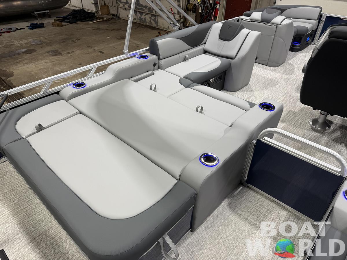 2026 Tahoe Pontoons LTZ 2385 Swingback (VRB) Tritoon
