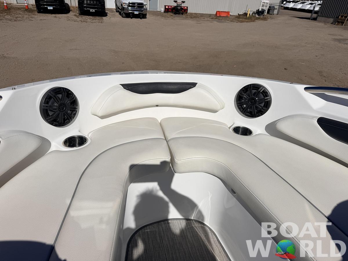 Used 2017 Rinker QX19 Bowrider & 250HP 4.5L V6 Mercruiser -$17,995