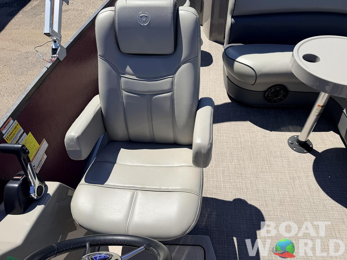 Used 2016 Premier 220 Explorer