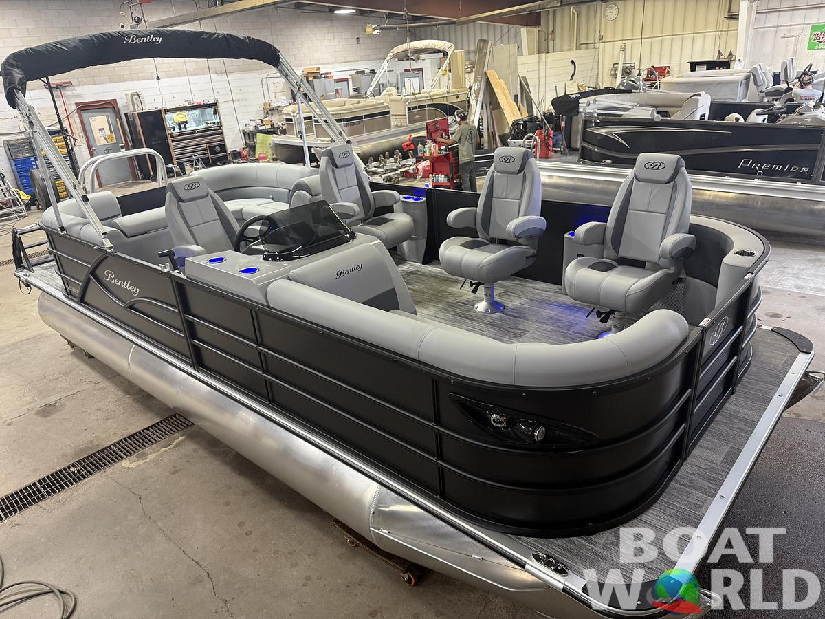 2026 Bentley Pontoons Legacy 220 Navigator DL Quad Lounge