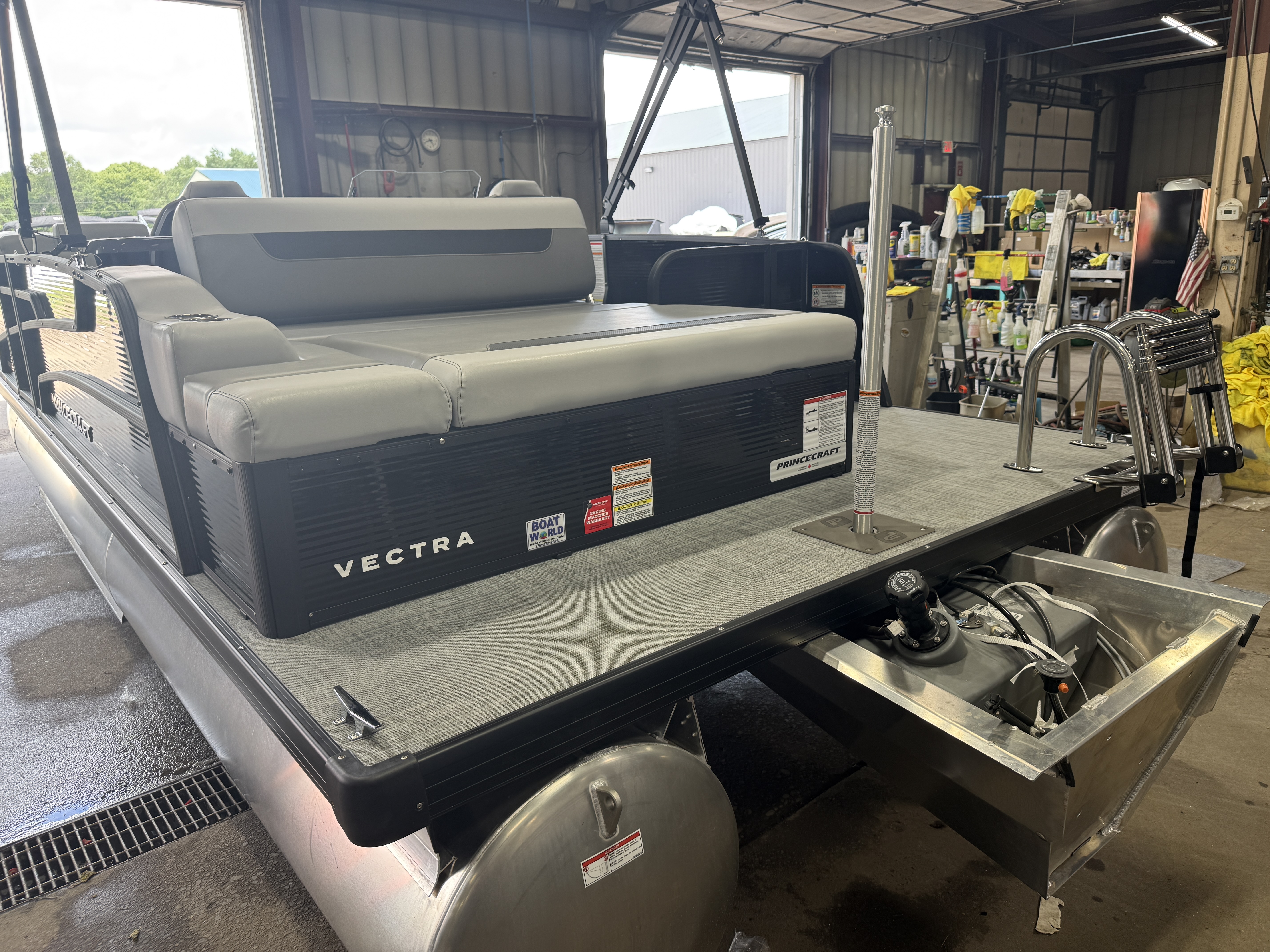 2026 Princecraft Vectra 23 RL SS Swingback Tritoon $43995