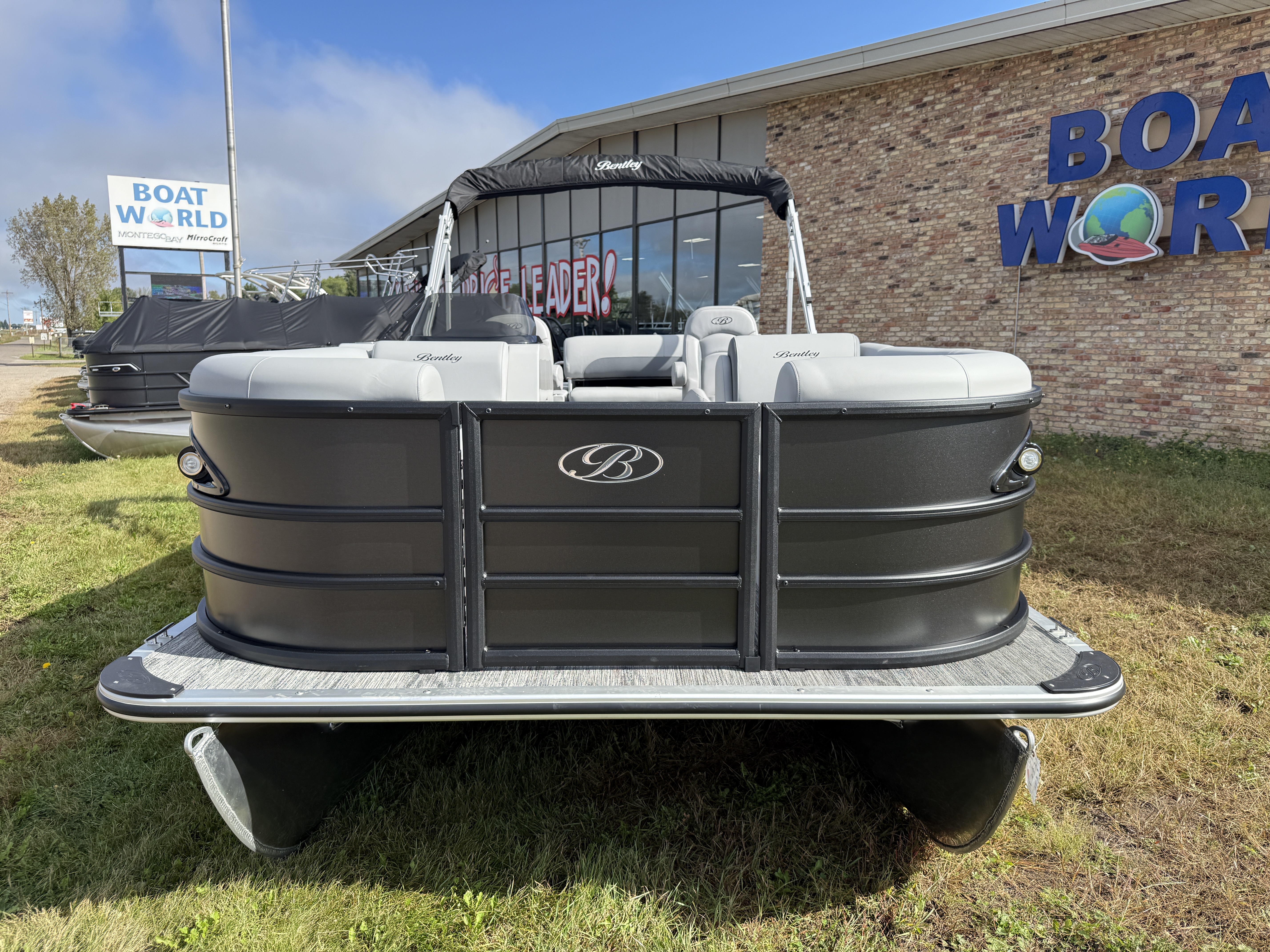 2026 Bentley Pontoons Legacy 220 Swingback 