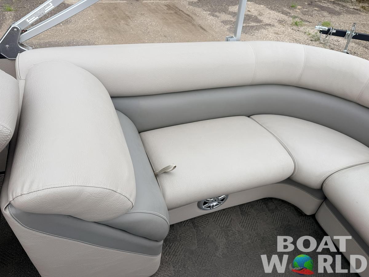 Used 2012 Premier 225 Solaris & 50HP Yamaha 4Stroke -$19,995