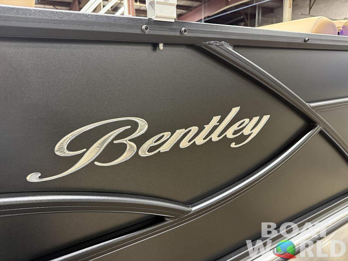 2026 Bentley Legacy 300hp Swingback 243 Tritoon $68995