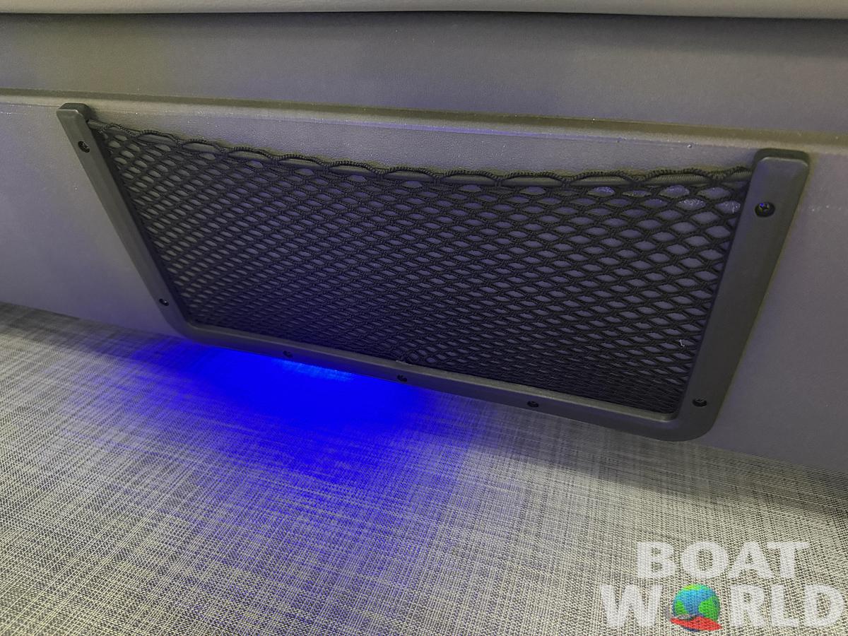 2026 Princecraft Vectra 23 RL Swingback Lounge Pontoon