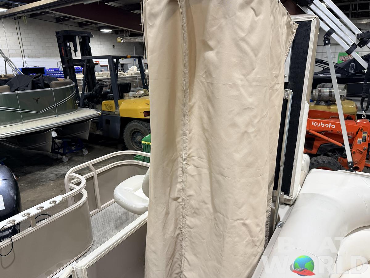 Used 2008 Sylvan Mirage 8520 Party Fish