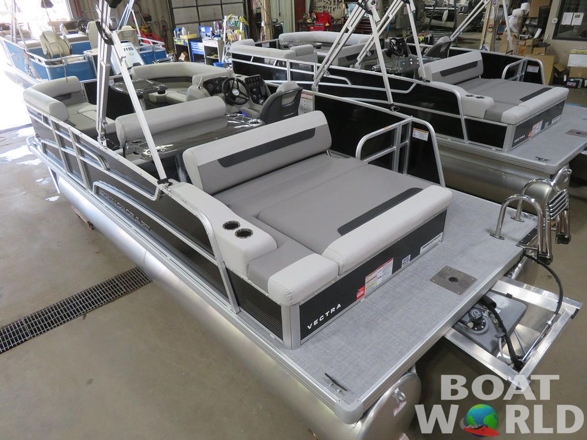 2025 Princecraft Vectra 21 RL Dinette Swingback Pontoon & Mercury 4-Stroke EFI