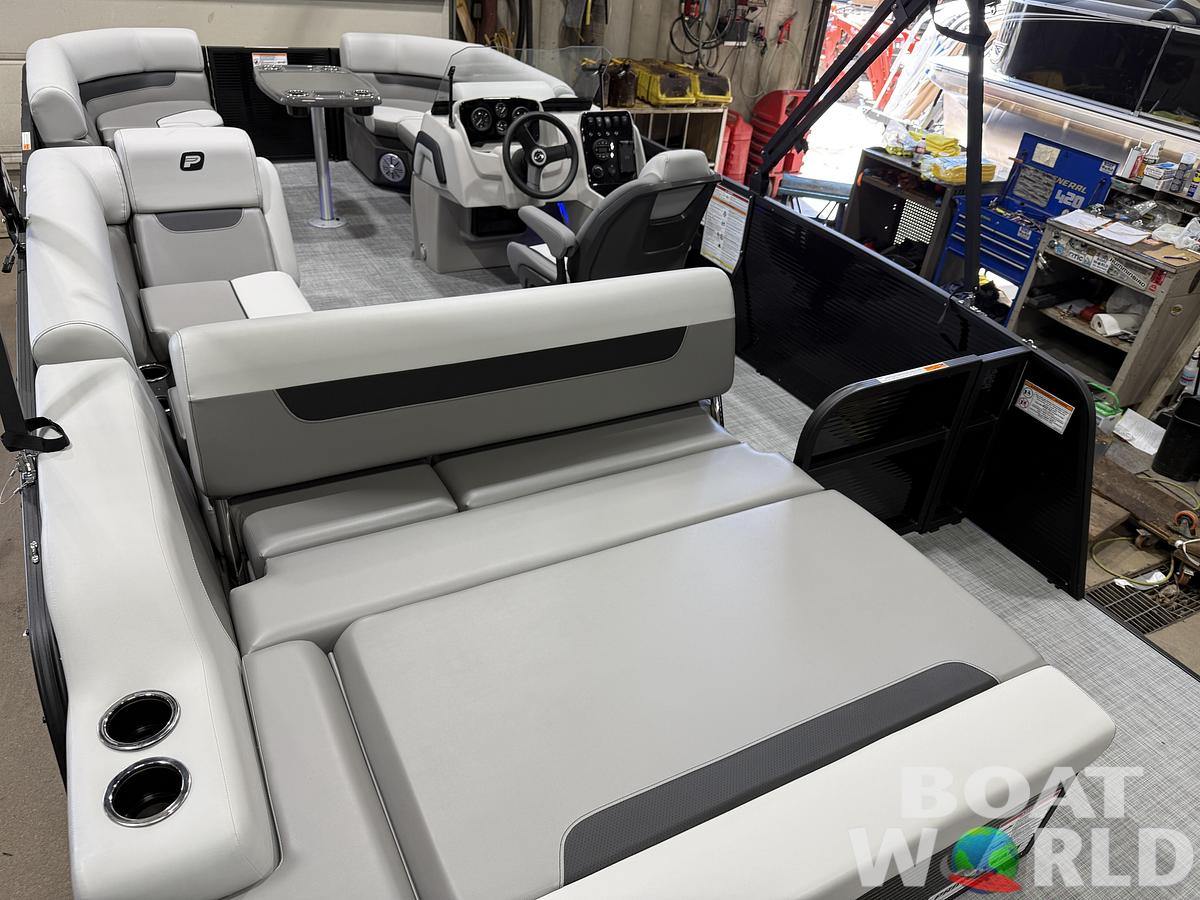 2026 Princecraft Vectra 21 RL Swingback Lounge $31995