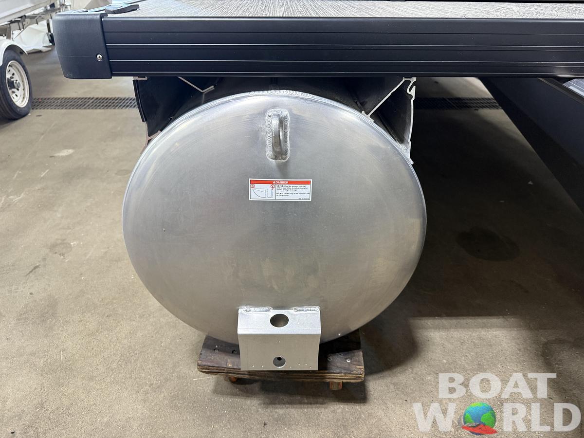 2027 Princecraft Vectra 23 RL SS Swingback Pontoon $36995