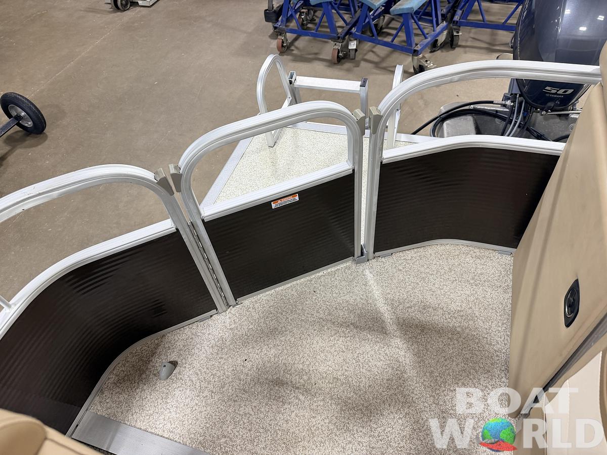 Used 2016 Bennington 20 SLM & 50HP Yamaha 4Stroke -$19,995