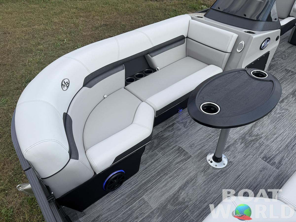 2026 Montego Bay 8522 Swingback Deluxe Pontoon 