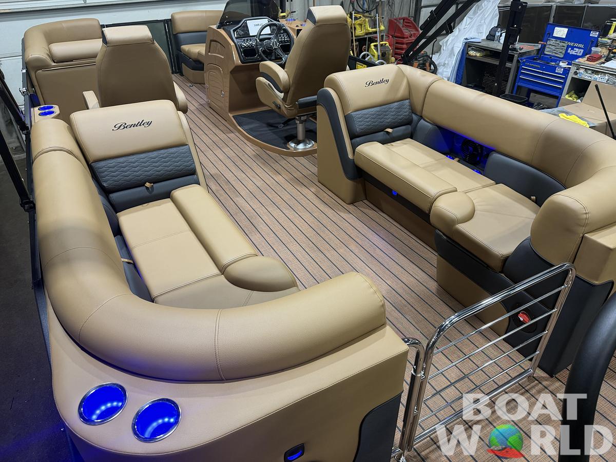 2026 Bentley Pontoons Elite 223 Admiral Quad Lounge Tritoon