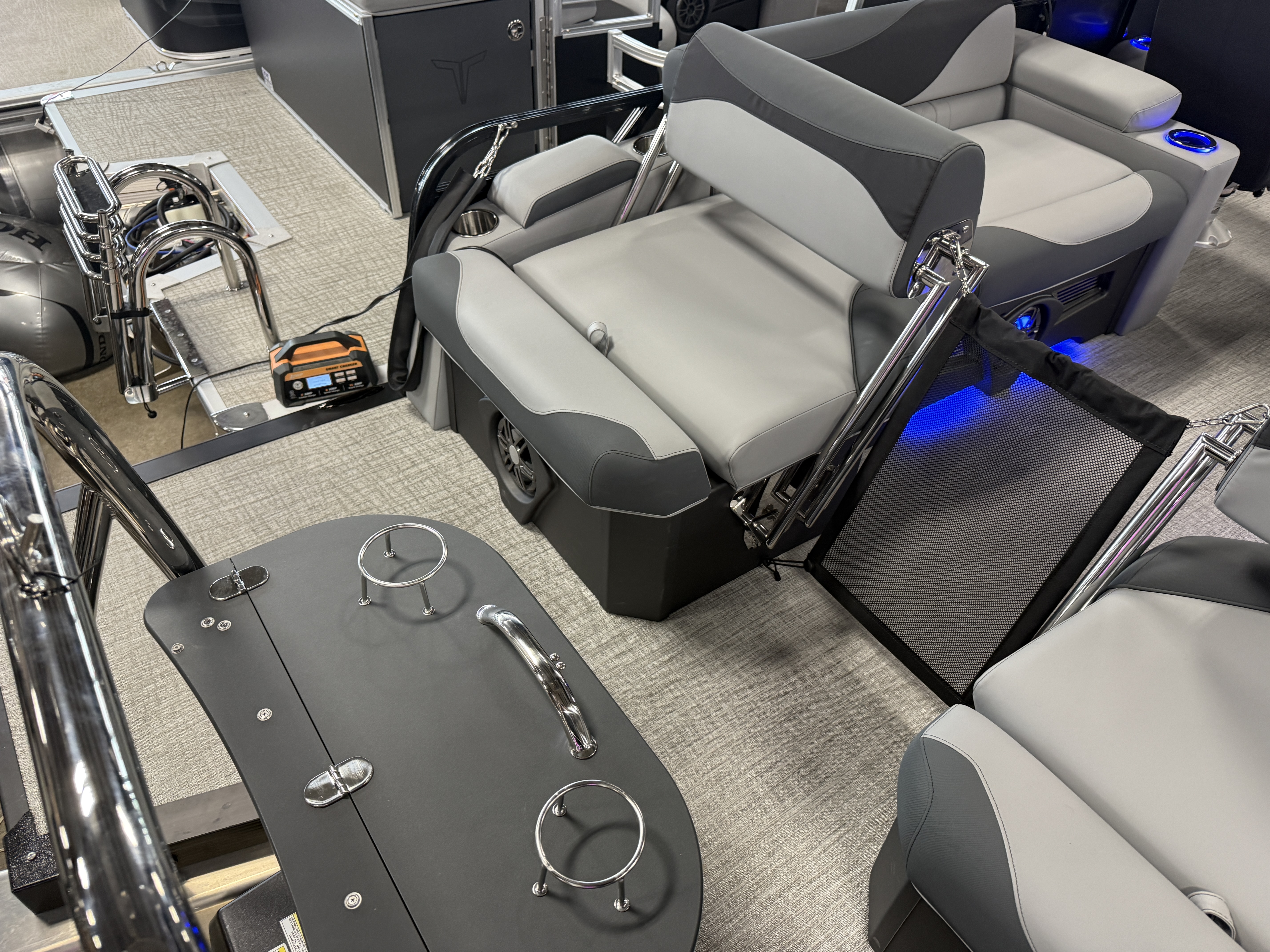 2027 Tahoe LTZ 300HP QLS 2385 Tritoon $71,995