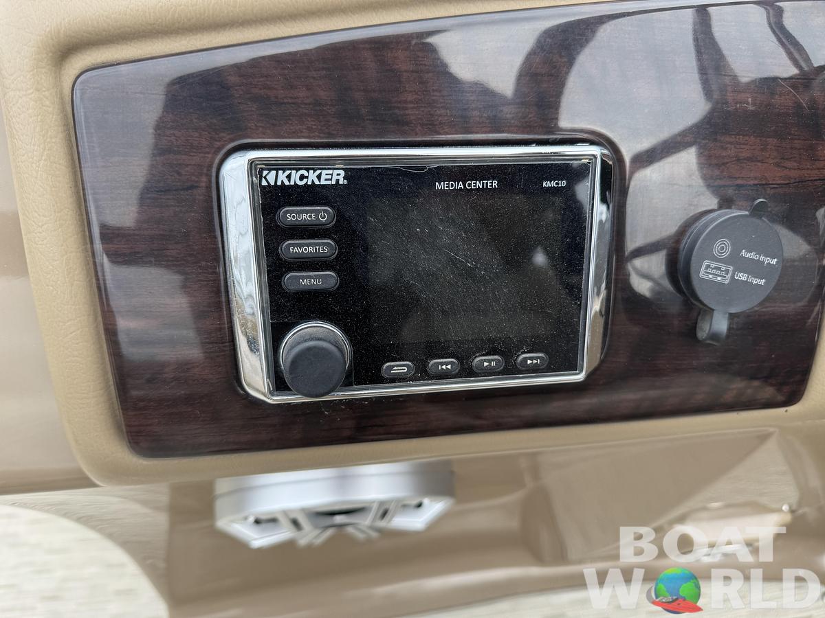 Used 2016 Bennington 2250 GSR Pontoon