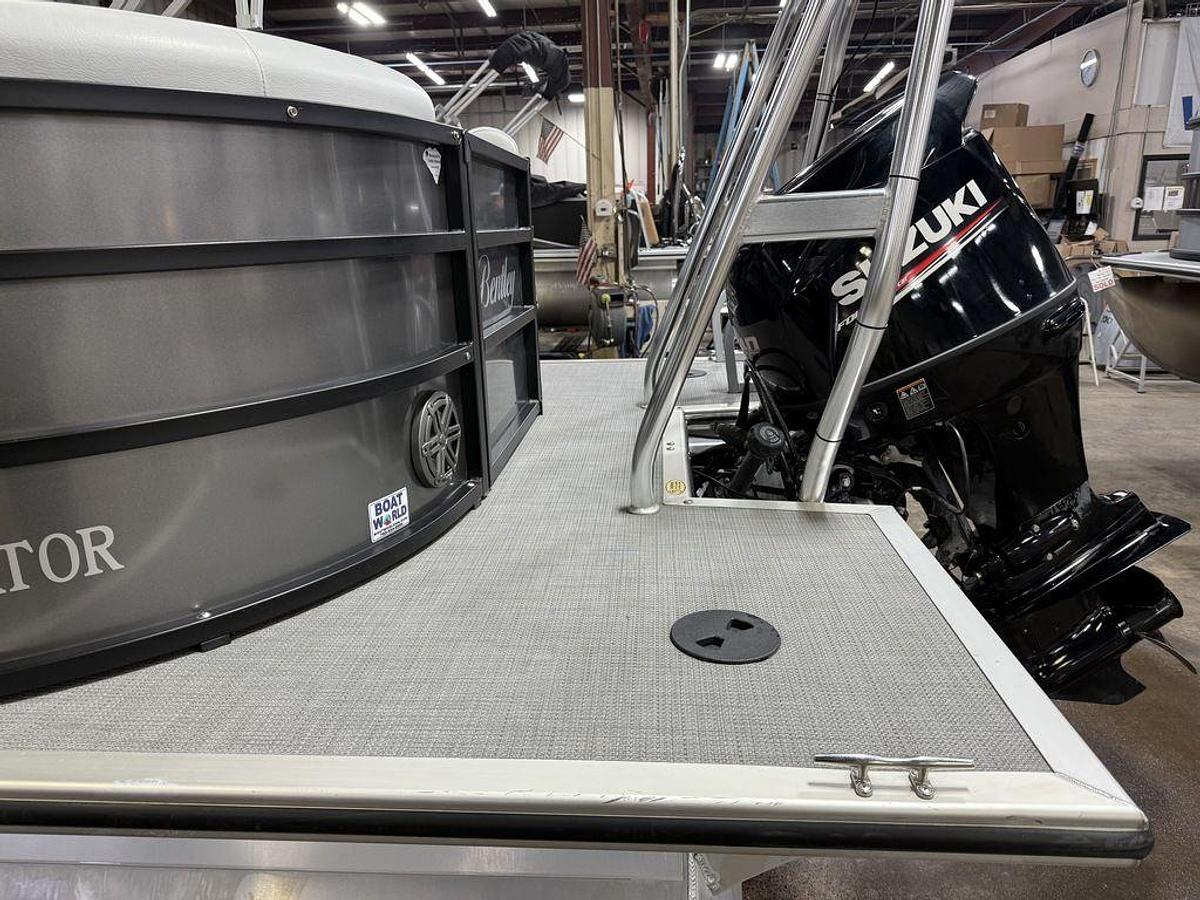 Used 2020 Bentley Pontoons Legacy 223 Navigator Quad Lounge Tritoon & Suzuki 140HP 4-Stroke EFI