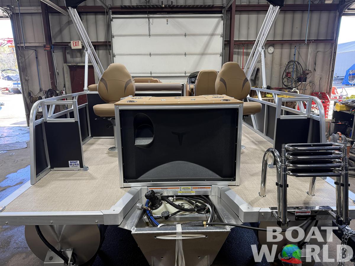 2027 Tahoe Sport Rear Fish 2385 & 4-Stroke $37995