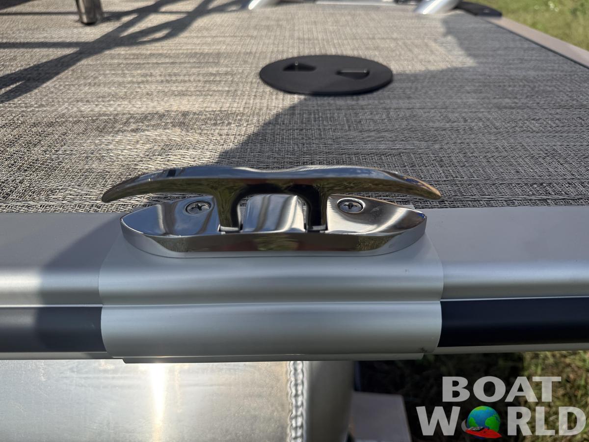 2026 Bentley Pontoons Legacy 220 Swingback & Honda 4-Stroke EFI