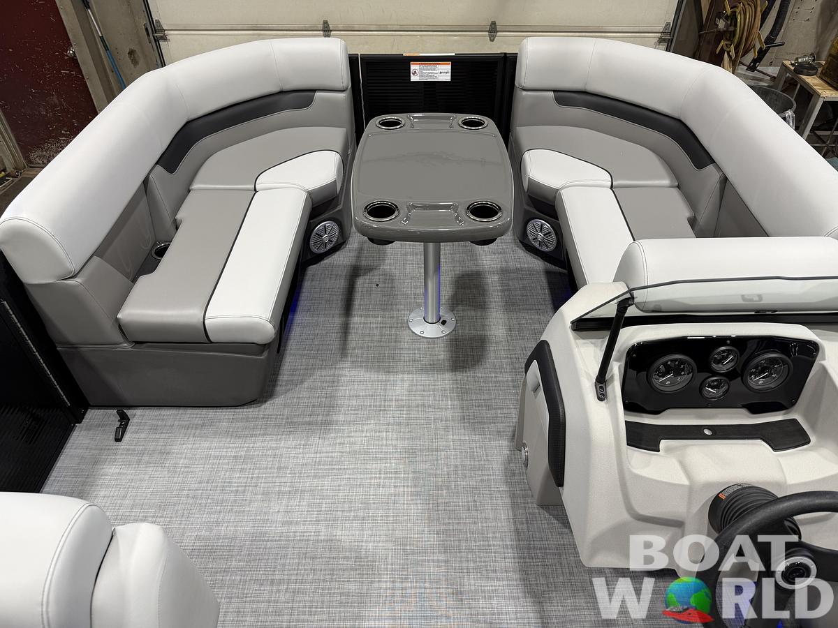 2026 Princecraft Vectra 21 RL Swingback Lounge $31995
