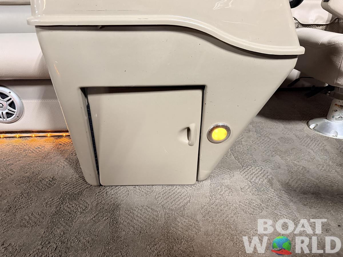 Used 2012 Premier 225 Solaris & 50HP Yamaha 4Stroke -$19,995