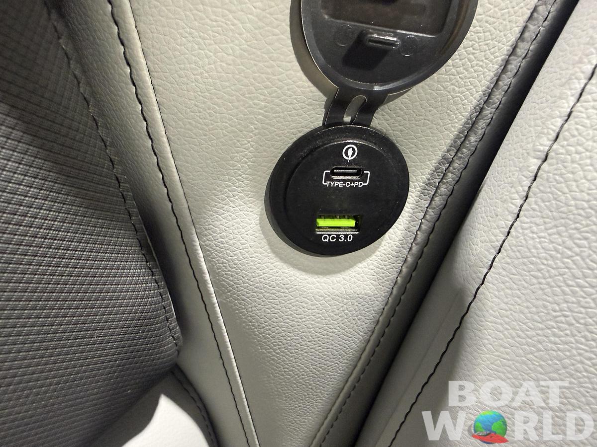 2026 Tahoe Sport VRB 2385 Swingback & 4-Stroke $34995