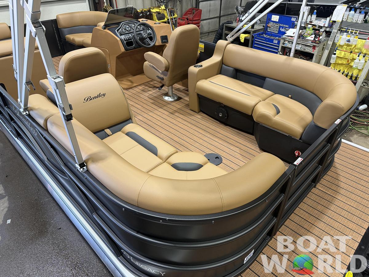 2026 Bentley Legacy 200 Navigator Quad Lounge $34995