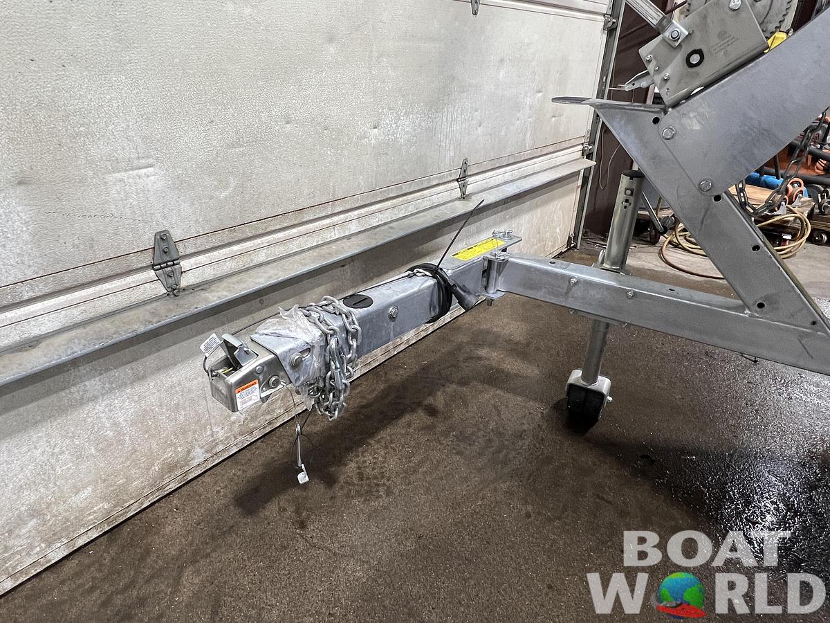 2026 Princecraft Ventura 230 WRL Swingback Deckboat