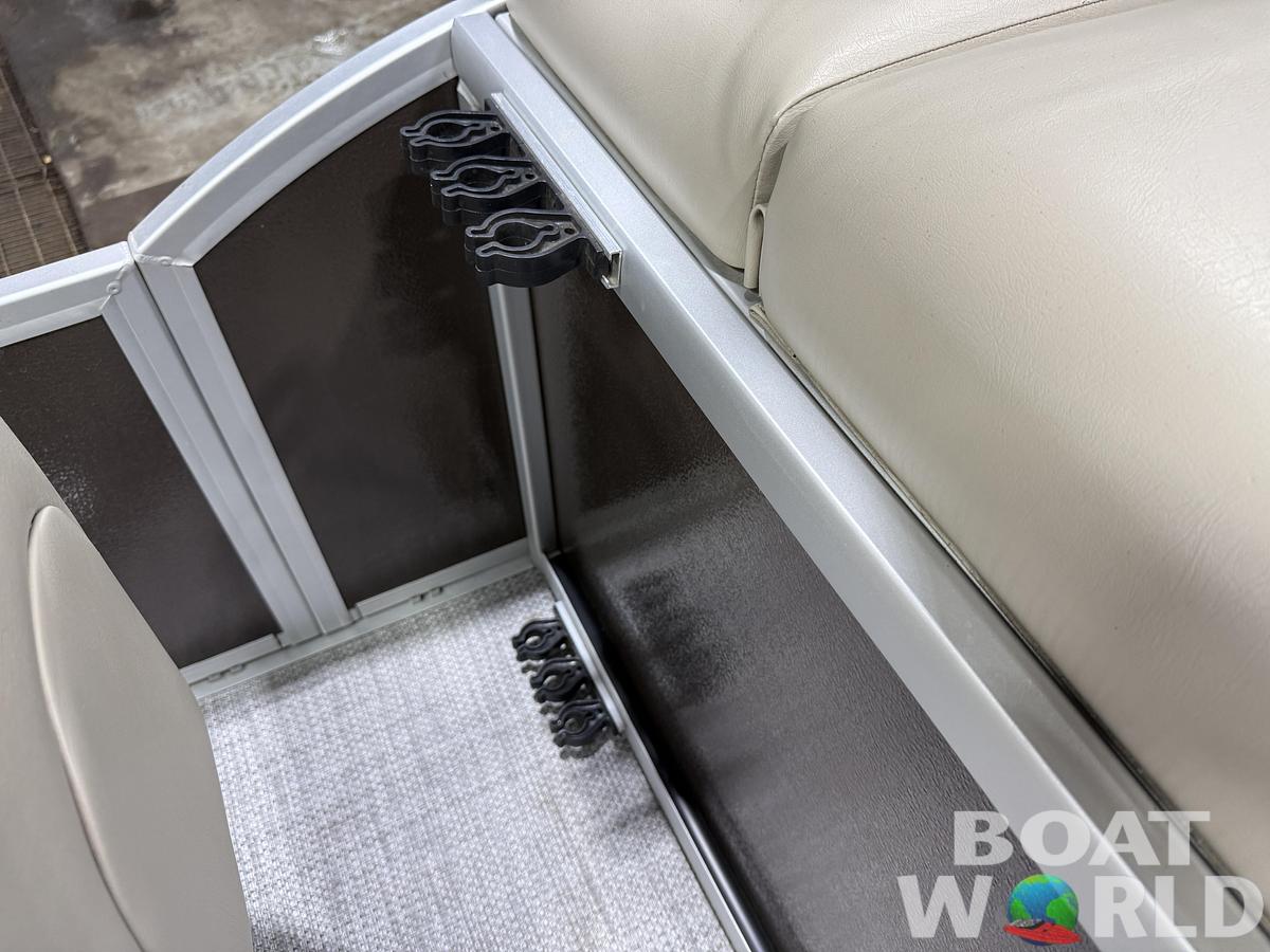 Used 2016 Premier 220 Castaway