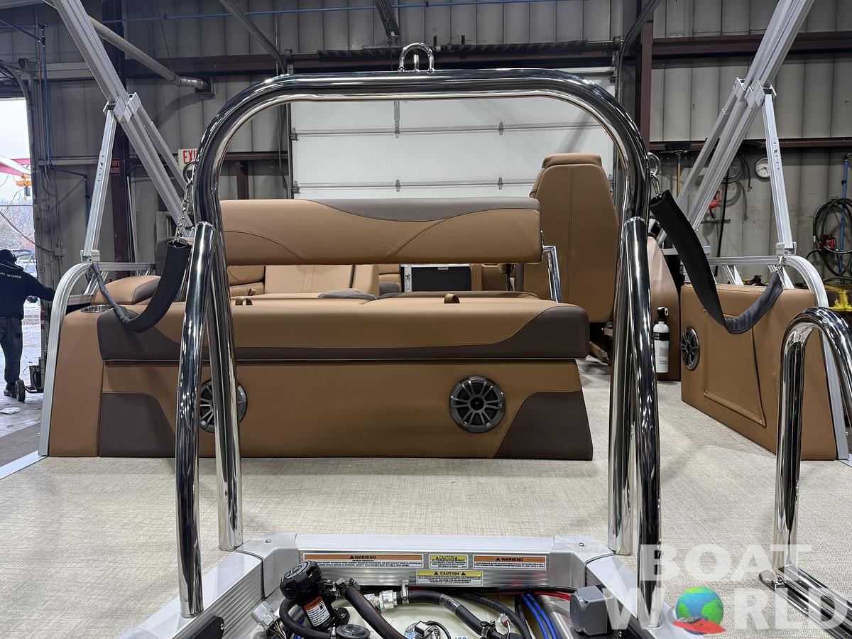 2026 Tahoe Pontoons LTZ 1985 Cruise Rear Bench (CRB)