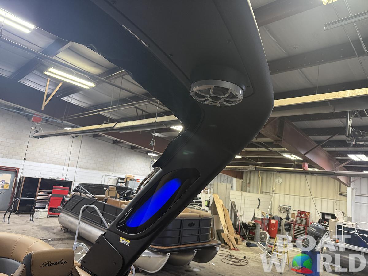 2026 Bentley Pontoons Elite 253 Admiral Quad Lounge Tritoon & 4-Stroke EFI