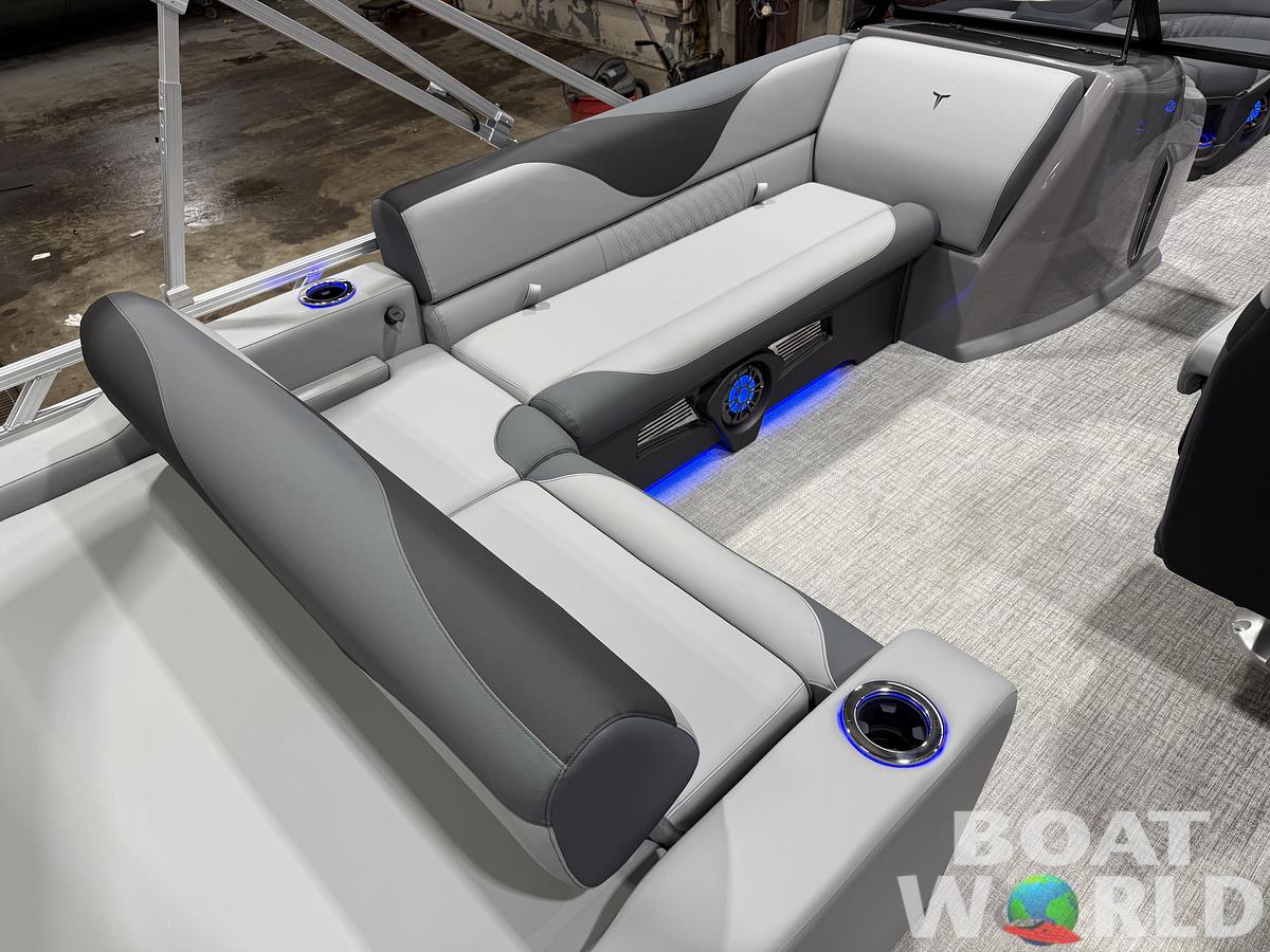 2026 Tahoe Pontoons LTZ 2385 Swingback (VRB) Windshield Tritoon