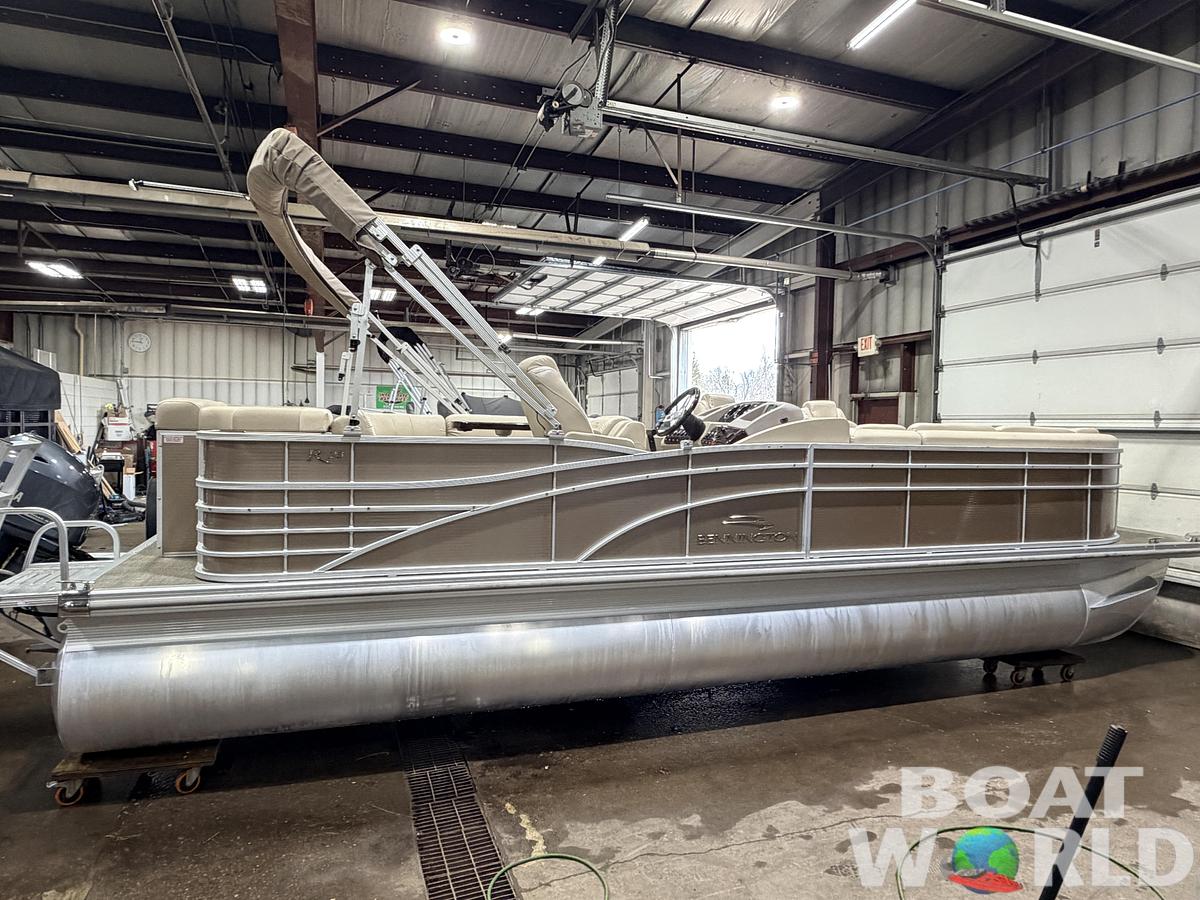 Used 2014 Bennington 2375RL & 70HP Yamaha 4Stroke - $21,995