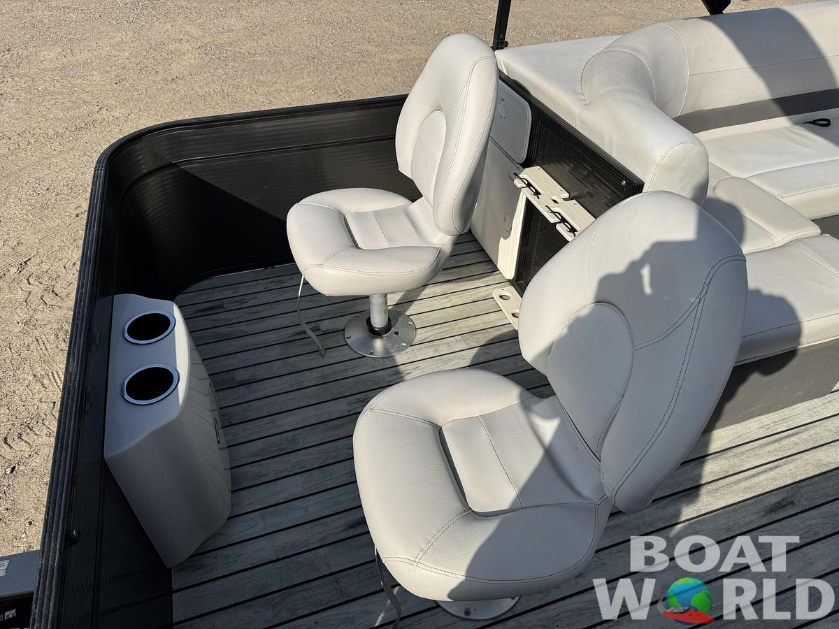 Used 2017 Crest  200 Pontoon with 115HP Yamaha Fourstroke EFI